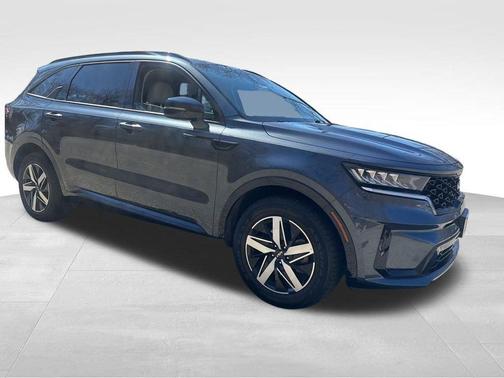 Gray 2022 Kia Sorento S