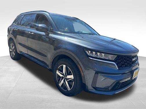 Gray 2022 Kia Sorento S