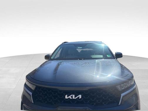 Gray 2022 Kia Sorento S