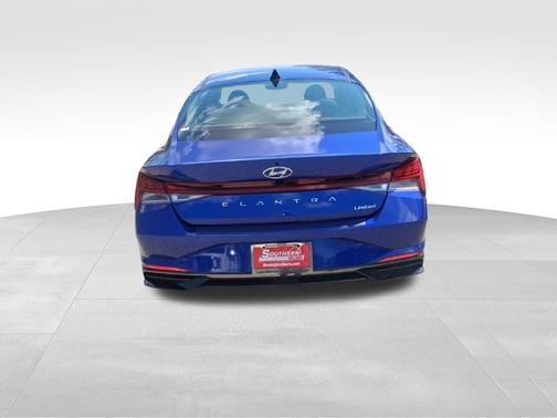 2022 Hyundai ELANTRA Limited