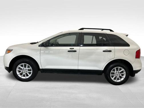 White 2013 Ford Edge SE