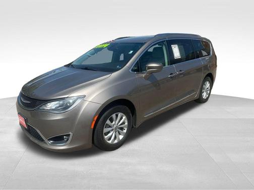 Gray 2018 Chrysler Pacifica Touring-L