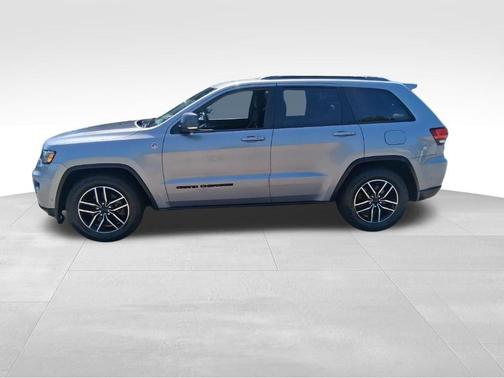Silver 2020 Jeep Grand Cherokee Trailhawk