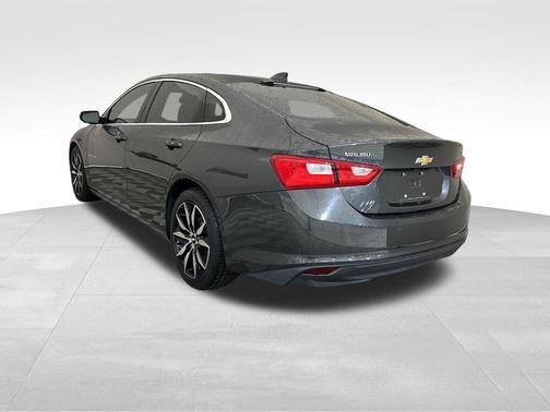 Gray 2018 Chevrolet Malibu LT
