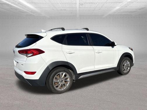 Dazzling White 2018 Hyundai TUCSON SEL