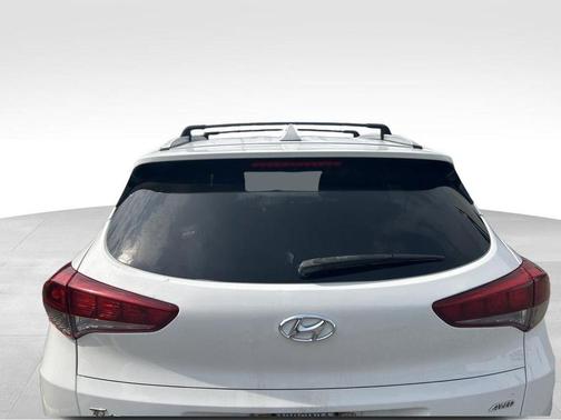 Dazzling White 2018 Hyundai TUCSON SEL