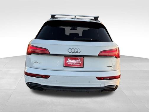 Glacier White Metallic 2025 Audi Q5 45 S line quattro Premium