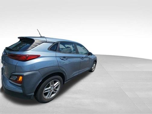 Silver 2020 Hyundai KONA SE