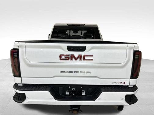 2024 GMC Sierra 2500 AT4