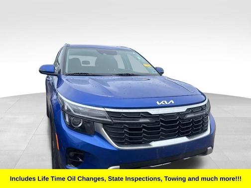 Blue 2024 Kia Seltos S