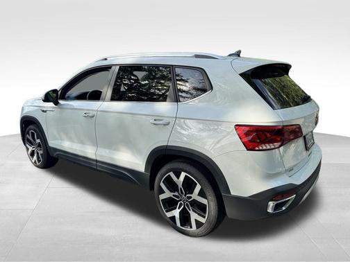 Pure White 2022 Volkswagen Taos 1.5T SEL