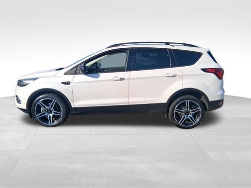 White 2019 Ford Escape SEL