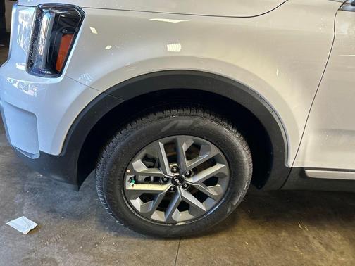 2025 Kia Telluride LX