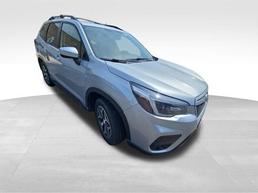 Ice Silver Metallic 2021 Subaru Forester Premium