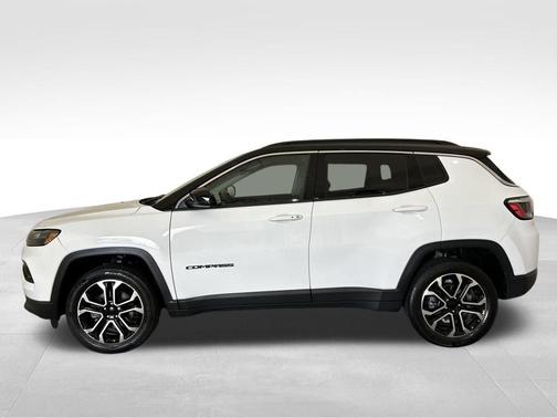 White 2022 Jeep Compass Limited