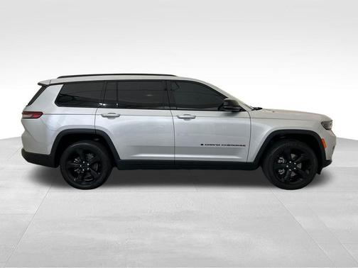 Silver 2024 Jeep Grand Cherokee L Laredo