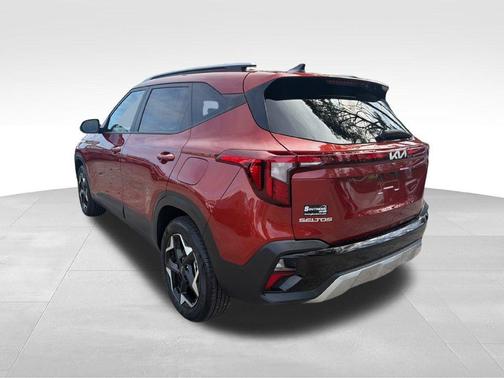 Orange 2025 Kia Seltos S