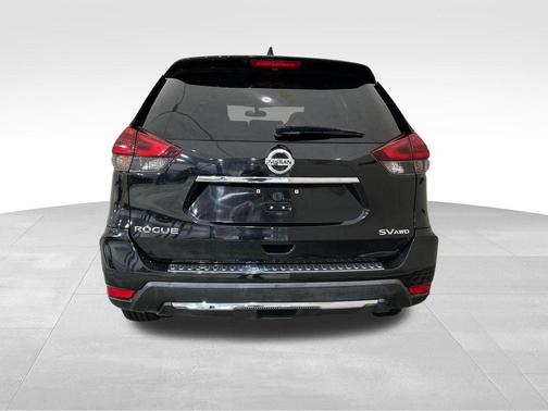 Magnetic Black 2018 Nissan Rogue SV