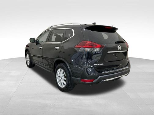 Magnetic Black 2018 Nissan Rogue SV