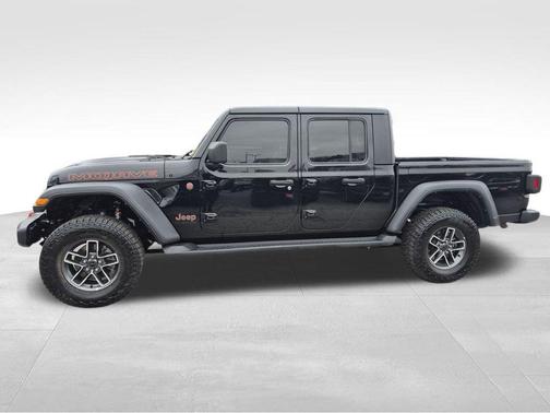 Black 2022 Jeep Gladiator Mojave