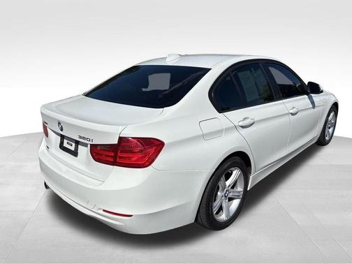 White 2015 BMW 320 i xDrive