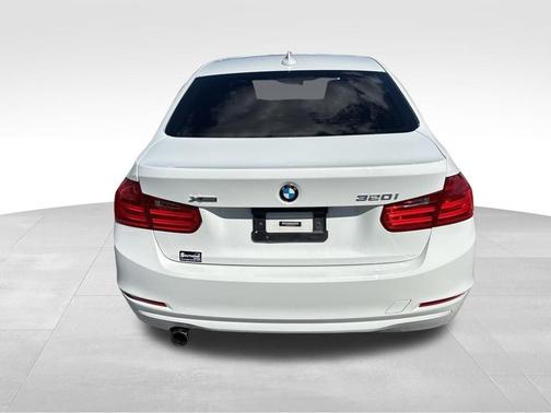 White 2015 BMW 320 i xDrive