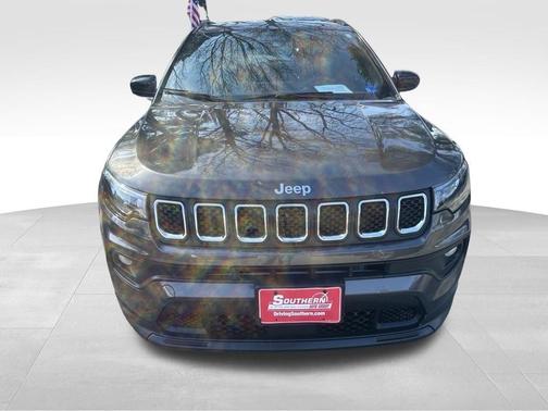 Gray 2024 Jeep Compass Latitude