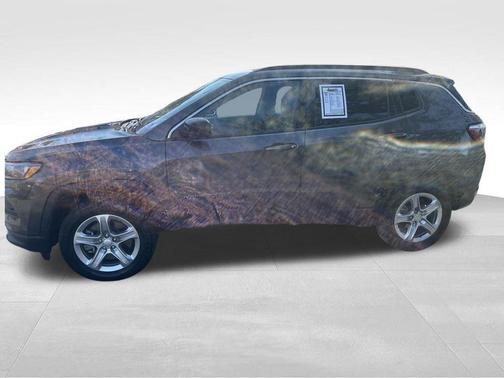 Gray 2024 Jeep Compass Latitude