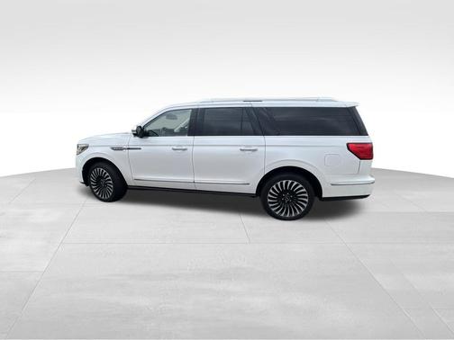 White 2019 Lincoln Navigator L Black Label