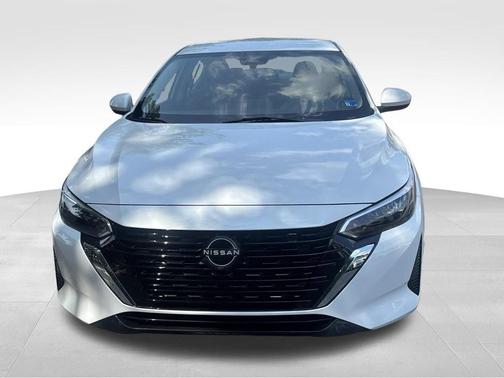 Cloud White 2025 Nissan Sentra SV