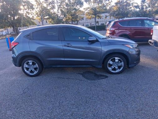 Silver 2022 Honda HR-V LX