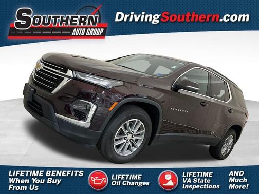 Red 2022 Chevrolet Traverse LT Cloth