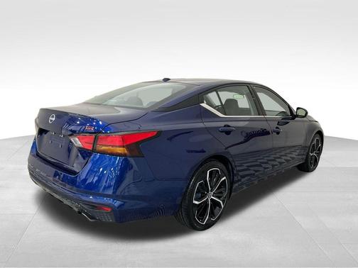 Deep Blue Pearl 2024 Nissan Altima 2.5 SR