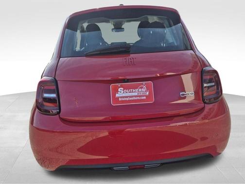2024 FIAT 500e Base