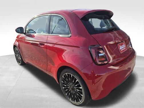 2024 FIAT 500e Base