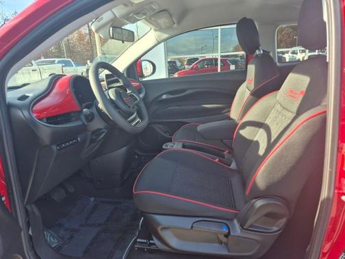 2024 FIAT 500e Base