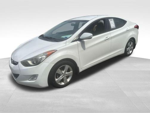 Pearl White 2013 Hyundai ELANTRA GLS