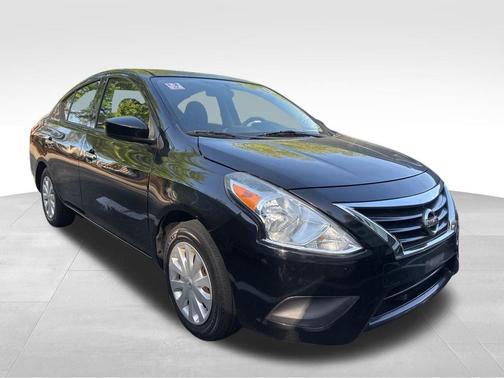 Black 2019 Nissan Versa 1.6 SV