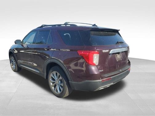Red 2022 Ford Explorer XLT