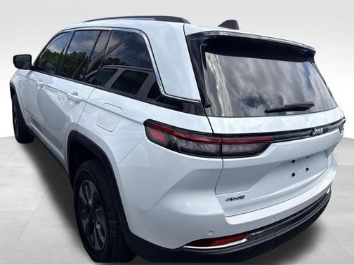 White 2022 Jeep Grand Cherokee 4xe Base