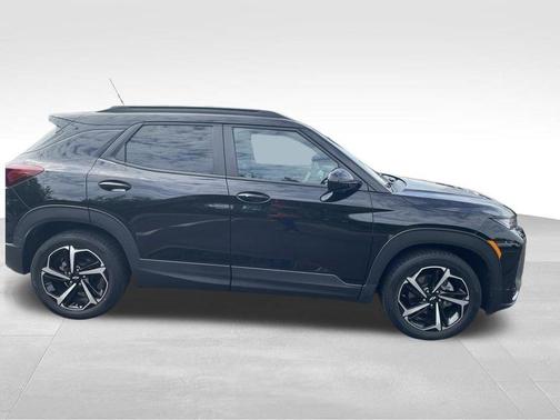 Black 2022 Chevrolet Trailblazer RS