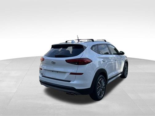 White 2019 Hyundai TUCSON SEL