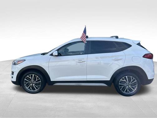 White 2019 Hyundai TUCSON SEL