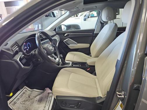 Chronos Gray Metallic 2023 Audi Q3 45 S line Premium