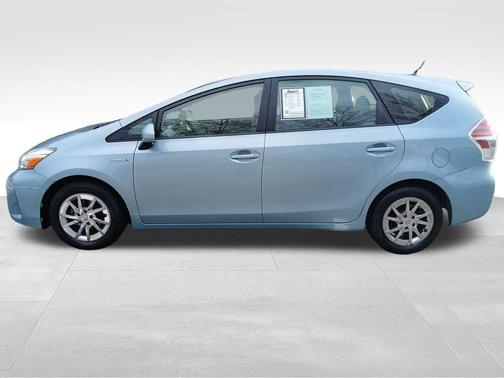 2017 Toyota Prius v Two