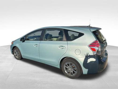 2017 Toyota Prius v Two