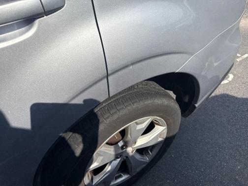 Ice Silver Metallic 2014 Subaru Forester 2.5i Premium