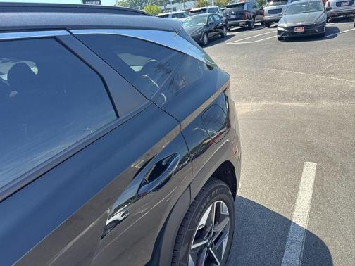 Black 2025 Hyundai TUCSON SEL