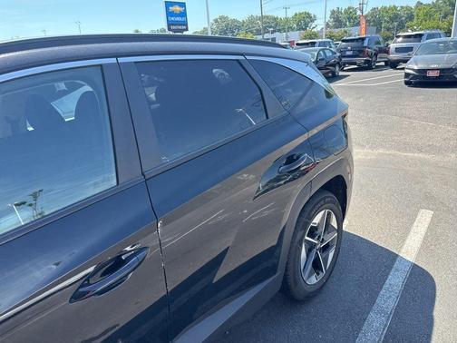 Black 2025 Hyundai TUCSON SEL