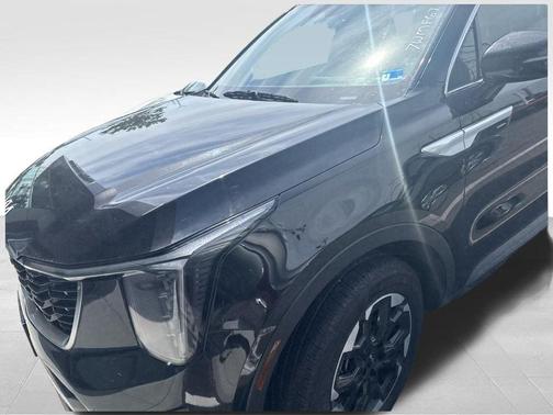 Black 2024 Kia Sorento S